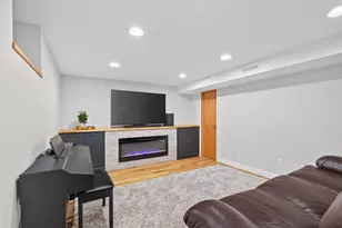 2649 Hillview Rd, Mounds View, MN 55112 - Photo 25
