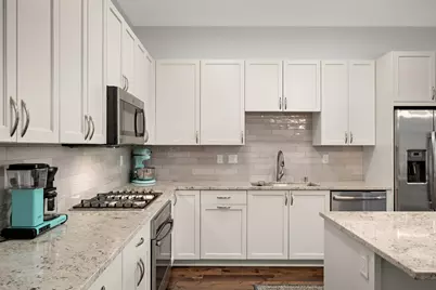 1240 S 2nd Street #825, Minneapolis, MN 55415 - Photo 5