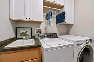 290 Grace Pointe Ct, Wayzata, MN 55391 - Photo 21