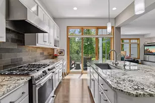 290 Grace Pointe Ct, Wayzata, MN 55391 - Photo 15