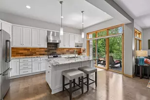 290 Grace Pointe Ct, Wayzata, MN 55391 - Photo 11