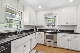 3131 Parkview Blvd, Robbinsdale, MN 55422 - Photo 9
