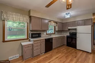 1506 James Dr, North Mankato, MN 56003 - Photo 17