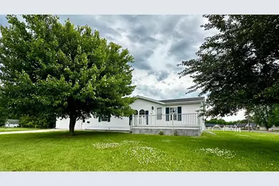 800 Montana Avenue, Benson, MN 56215 - Photo 3