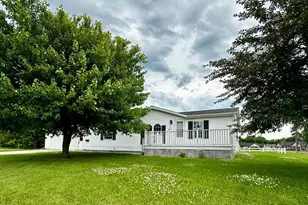 800 Montana Ave, Benson, MN 56215 - Photo 3