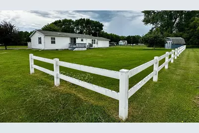 800 Montana Avenue, Benson, MN 56215 - Photo 5