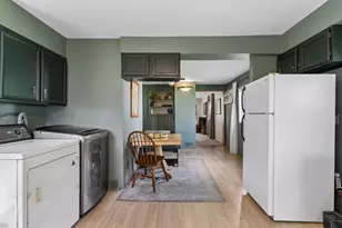 536 Sherburne Ave, Saint Paul, MN 55103 - Photo 13