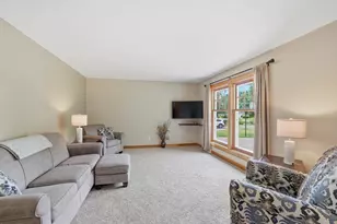 67 W Wood Rdg Dr, River Falls, WI 54022 - Photo 3