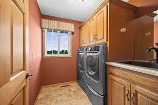 1175 Dale St SW, Hutchinson, MN 55350 - Photo 17