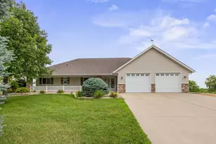 1175 Dale St SW, Hutchinson, MN 55350 - Photo 1