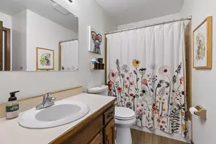 4316 Thornhill Ln, Vadnais Heights, MN 55127 - Photo 15