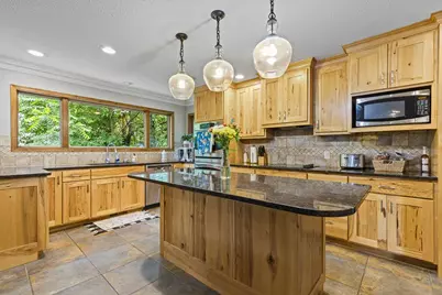 709 Sunrise Boulevard, Redwood Falls, MN 56283 - Photo 3