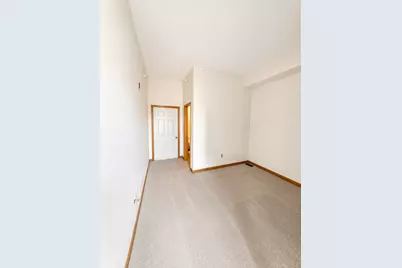 539 Pacific Avenue SW #student, Willmar, MN 56201 - Photo 5