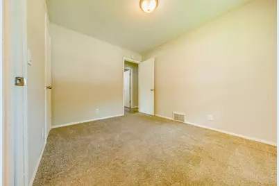 7840 Winsdale Street N, Golden Valley, MN 55427 - Photo 21