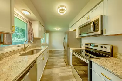 7840 Winsdale Street N, Golden Valley, MN 55427 - Photo 19