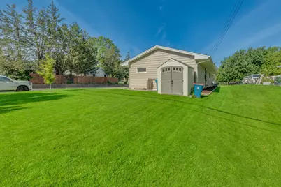 7840 Winsdale Street N, Golden Valley, MN 55427 - Photo 9