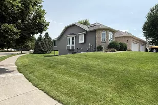 3028 Highpointe Curve, Roseville, MN 55113 - Photo 3