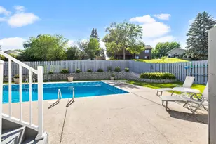 5213 Overlook Dr, Bloomington, MN 55437 - Photo 47