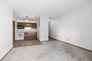 416 Sibley Ave S, Litchfield, MN 55355 - Photo 9