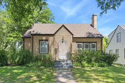 71 Wyoming Street E, Saint Paul, MN 55107 - Photo 1
