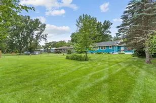 413 Whitegate Ln, Wayzata, MN 55391 - Photo 9