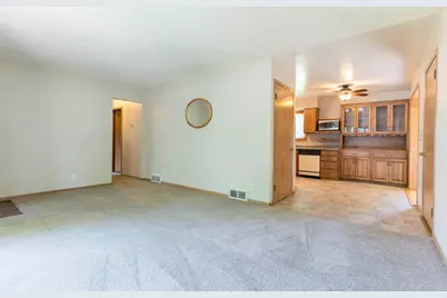 908 N 1st Avenue, Fergus Falls, MN 56537 - Photo 11