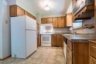 908 N 1st Ave, Fergus Falls, MN 56537 - Photo 13