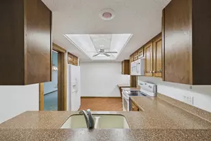 5501 Dewey Hill Rd, Edina, MN 55439 - Photo 9