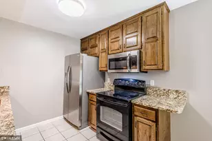 8824 N Maplebrook Ct, Brooklyn Park, MN 55445 - Photo 9