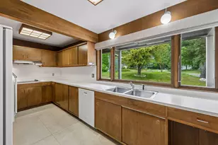 1676 Virginia Ave S, Saint Louis Park, MN 55426 - Photo 17