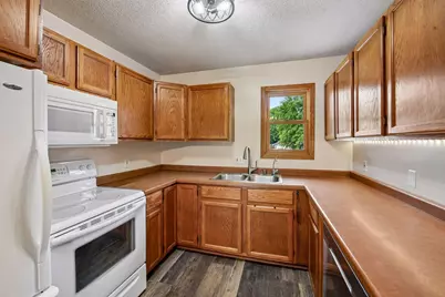 1443 Independence Avenue, Chaska, MN 55318 - Photo 11