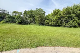 1218L Southview Dr, Faribault, MN 55021 - Photo 1