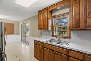 8508 Rich Ave S, Bloomington, MN 55437 - Photo 7