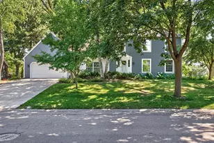 8906 138th Street Ct, Apple Valley, MN 55124 - Photo 3