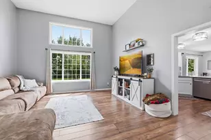 717 Heritage Ln, Belle Plaine, MN 56011 - Photo 3