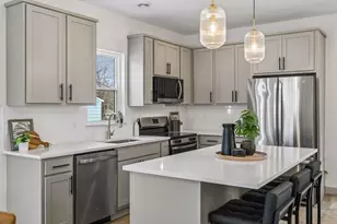 2414 Como Ave SE, Minneapolis, MN 55414 - Photo 3