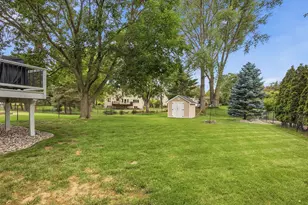 1222 Fallbrook Ln, Woodbury, MN 55125 - Photo 39