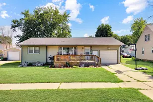 506 Lynd St, Marshall, MN 56258 - Photo 1
