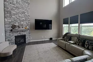 9876 Ambrose Rd, Woodbury, MN 55129 - Photo 43