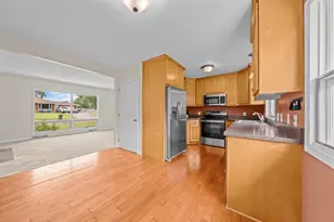 516 Gray St, Hudson, WI 54016 - Photo 7