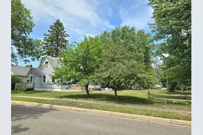 1020 8th Street, International Falls, MN 56649 - Photo 3