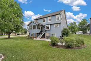 2454 Sand Stone Pl, Woodbury, MN 55129 - Photo 5