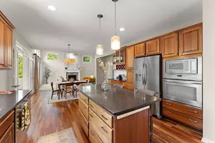 2454 Sand Stone Pl, Woodbury, MN 55129 - Photo 25