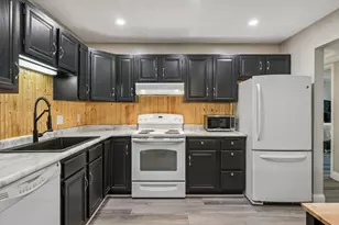 10540 43rd Ave N, Plymouth, MN 55442 - Photo 5