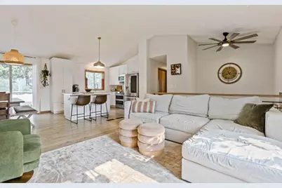 20615 Jaguar Avenue, Lakeville, MN 55044 - Photo 7