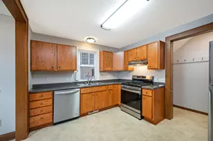 214 Marshall St, Mankato, MN 56001 - Photo 9