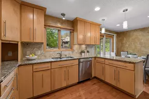 190 Nevada Ave S, Golden Valley, MN 55426 - Photo 13