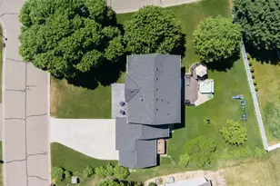 247 Pendryn Hill Cir, Woodbury, MN 55125 - Photo 17