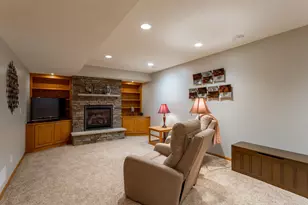 247 Pendryn Hill Cir, Woodbury, MN 55125 - Photo 57