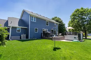247 Pendryn Hill Cir, Woodbury, MN 55125 - Photo 11